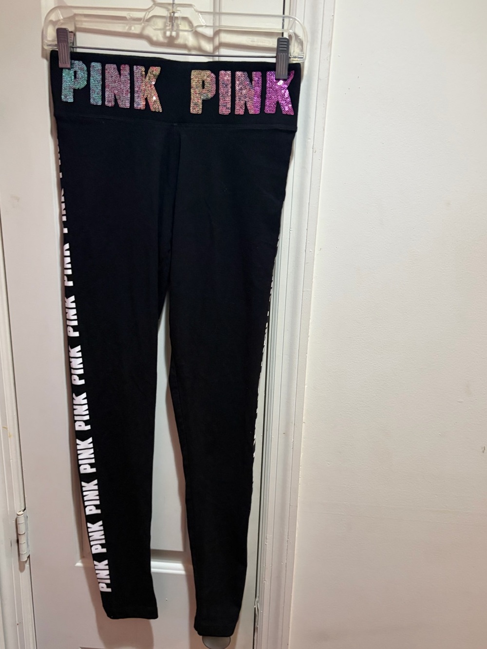 PINK Victoria's Secret Yoga Logo-Trim Leggings with Sequins Multicolor Waistband